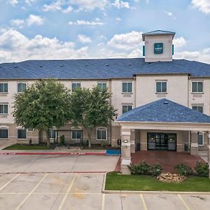 Clarion Inn & Suites Weatherford South